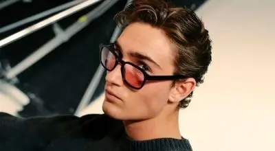 پایان دوران پیر چشمی و عینک‌های مطالعه