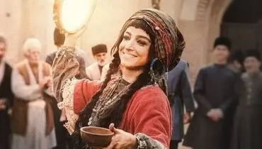 سکانس رقص متفاوت خانم بازیگر در «سرخ و سیاه» سوژه شد+فیلم