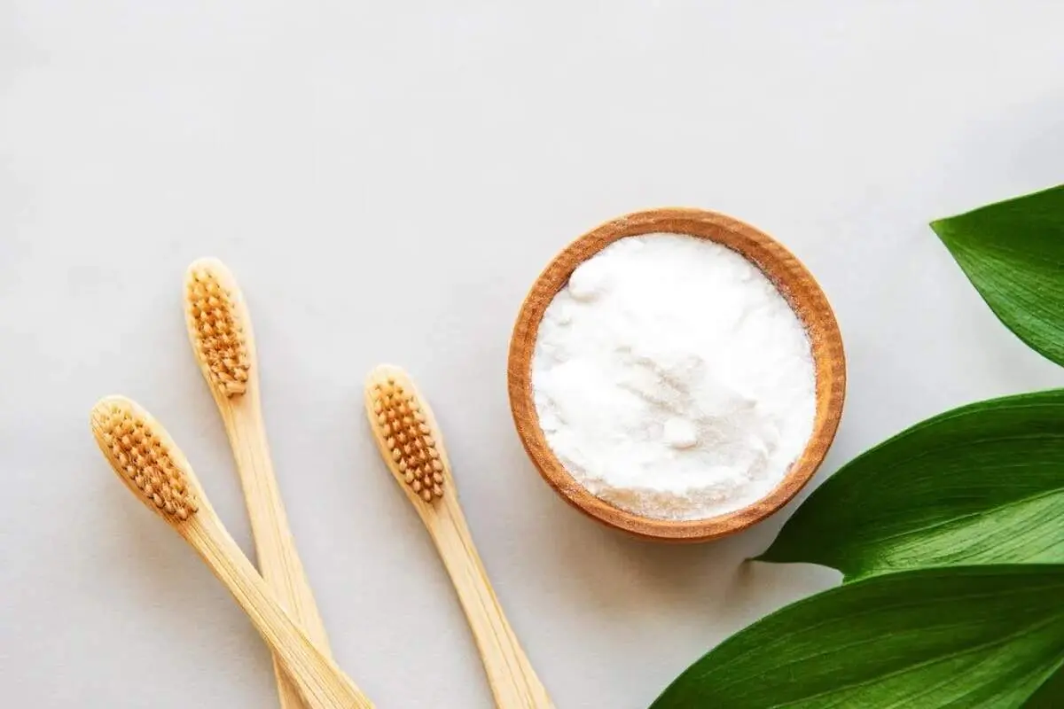 آیا مسواک زدن با جوش شیرین بی‌خطر است؟