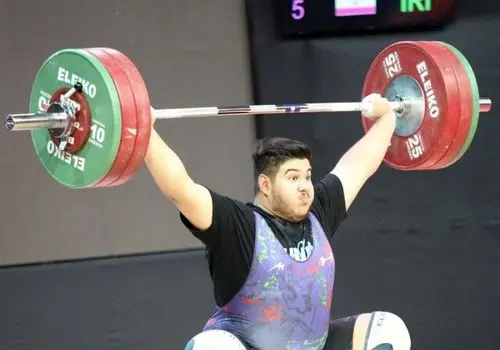  وزنه‌بردار معروف به جرم «تروریسم» زندانی شد 