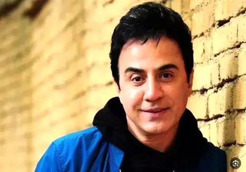 عکس جدید داریوش فرضیایی بر مزار پدرش 