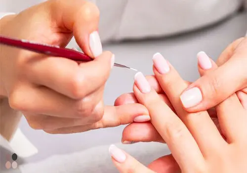 ویدیوی جذاب از کاشت ناخن زیبا و حرفه‌ای به سبک کهکشان