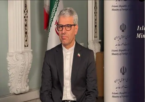 هشدار به ناوهای آمریکایی که در نزدیکی محدوه رزمایش اقتدار نیروی دریایی سپاه قرار داشتند + فیلم