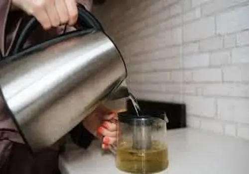 علت بوی بد چوب مبل
