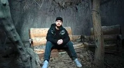 رپر معروف ایرانی در ورزشگاه استمفورد بریج محاصره شد!/ویدیو 