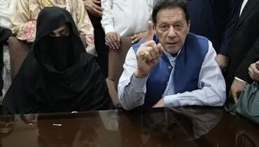 عمران‌خان و همسرش به ۱۷ سال زندان با اعمال شاقه محکوم شدند