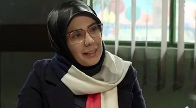 مژگان «بچه مهندس» در کنار برج ایفل؛ تصویری دیده‌نشده از حدیث چهره‌پرداز!