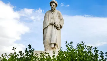  تندیس سعدی در ارومیه، تکیه‌گاه داربست شد! + تصویر