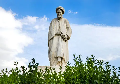  تندیس سعدی در ارومیه، تکیه‌گاه داربست شد! + تصویر