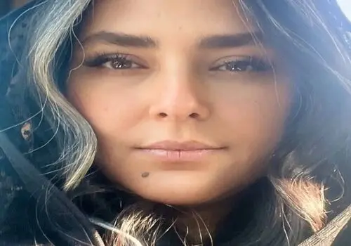 عکسی عجیب با تک گوشواره از هدی زین العابدین