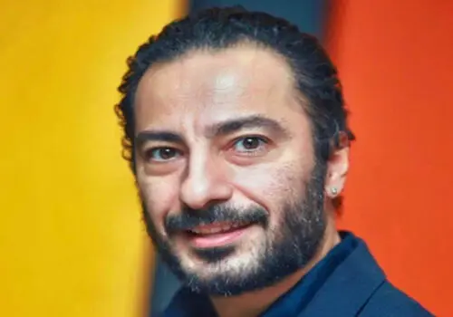 کردی حرف زدن نوید محمدزاده با جملات جالب + فیلم