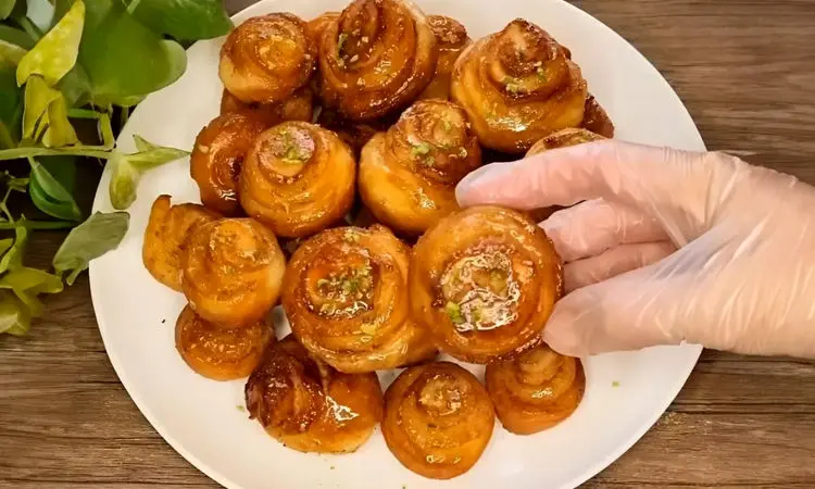 طرز تهیه عصرانه‌ای ساده و خوش‌طعم؛ بدون نیاز به فر، همزن 