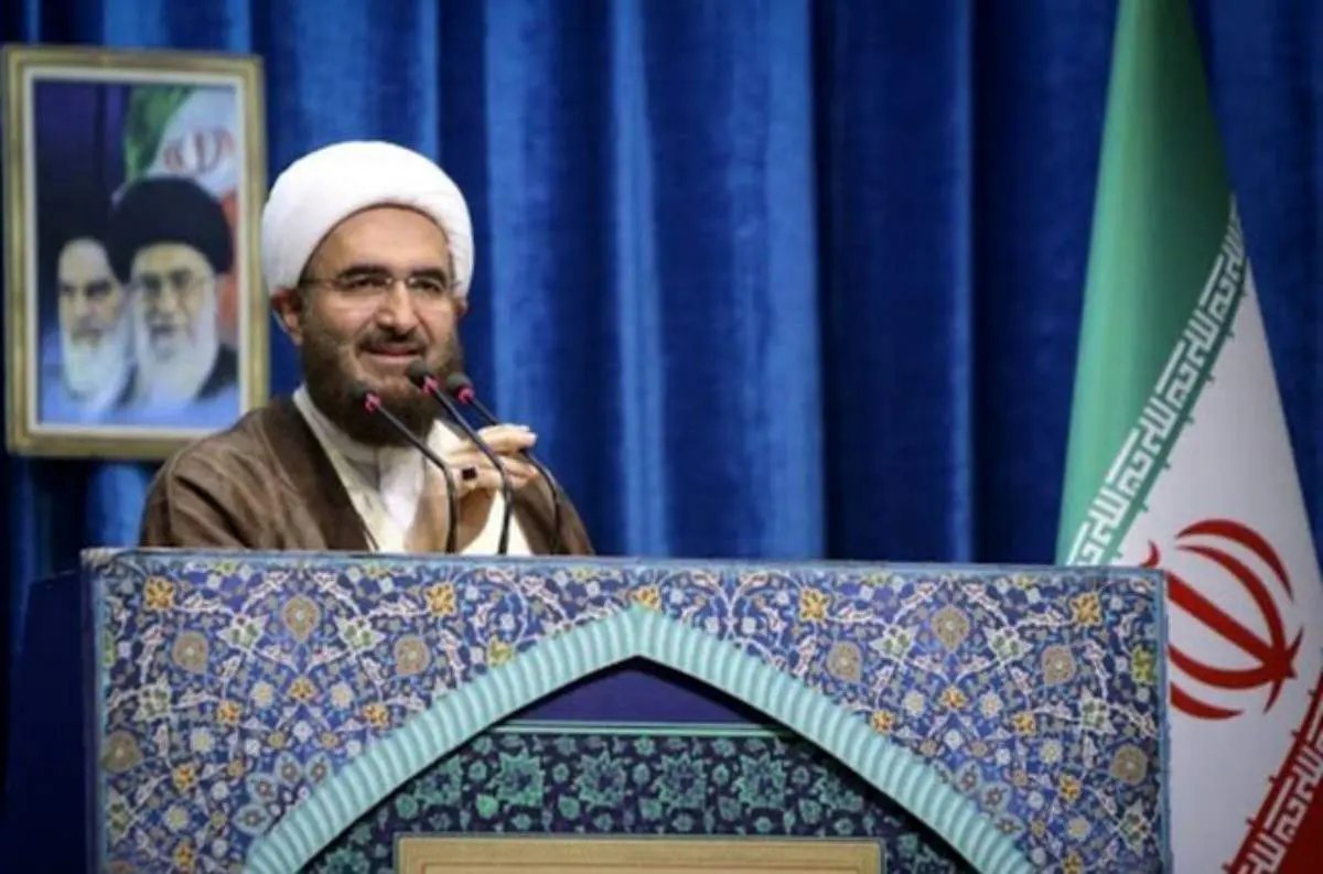 حاج علی اکبری: تنگه هرمز قابل مذاکره نیست/ «موشک آبی» آماده پرتاب به قلب دشمن است
