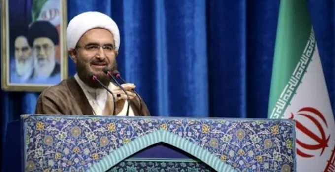 حاج علی اکبری: تنگه هرمز قابل مذاکره نیست/ «موشک آبی» آماده پرتاب به قلب دشمن است