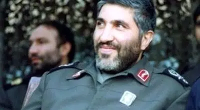 سردار احمد کاظمی سوار بر اسب در جبهه جنگ/عکس