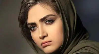 سلفی الناز ملک بازیگر «زخم کاری» در کنار امیر دژاکام اولین معلم بازیگریش
