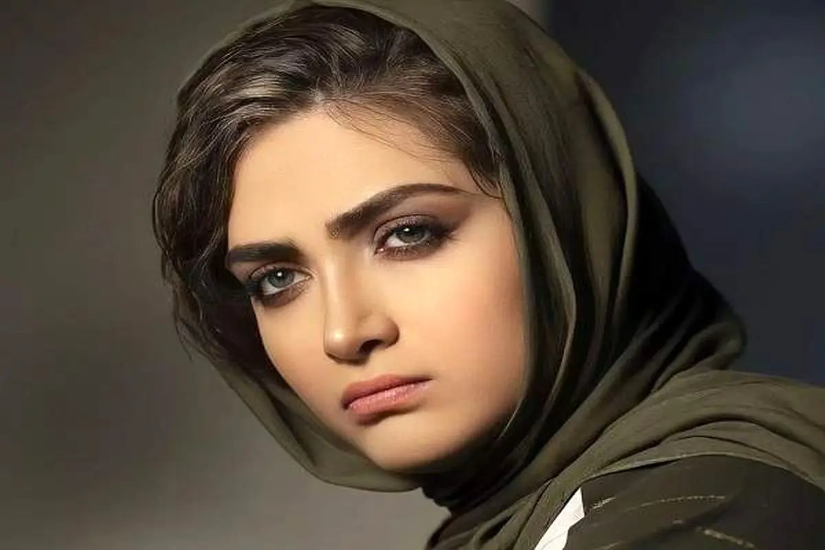 سلفی الناز ملک بازیگر «زخم کاری» در کنار امیر دژاکام اولین معلم بازیگریش