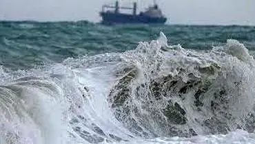 طوفان سهمگین در سواحل چابهار؛ بیش از ۱۰ لنج ماهیگیری غرق شد +فیلم