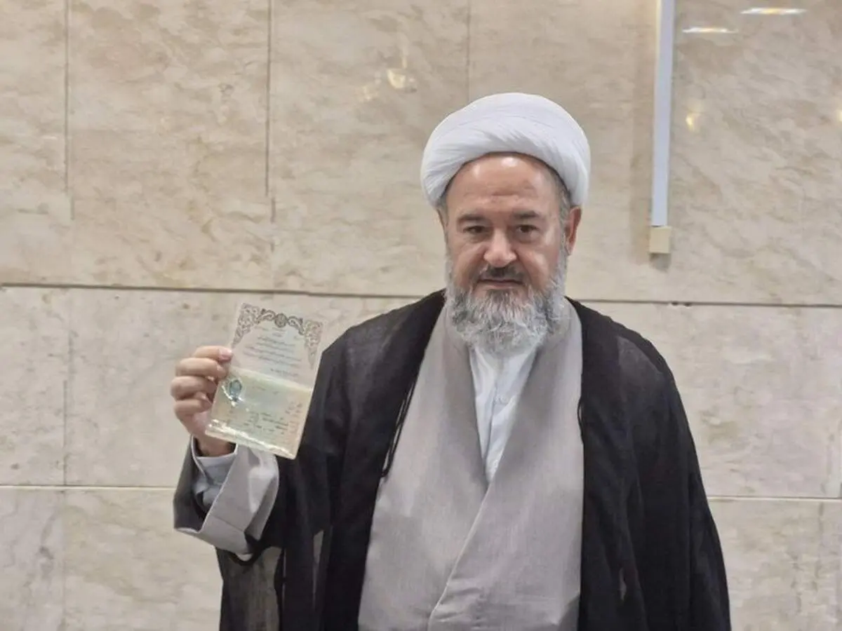 حجت الاسلام اکبری داوطلب ریاست جمهوری ۱۴۰۳ شد+ عکس