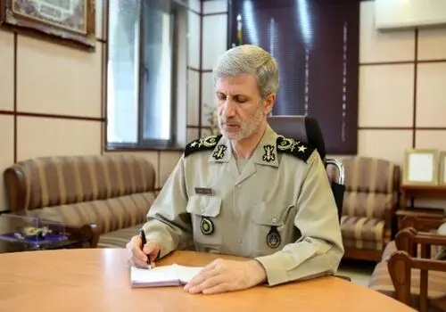 فرمانده کل ارتش: هرگونه تجاوز را با قاطعیت پاسخ داده خواهد شد