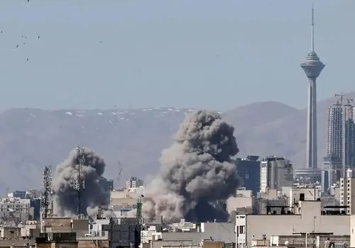  هنگام شنیدن صدای انفجار در فضای باز چه اقداماتی انجام دهیم؟