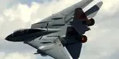  مانور جنگنده F-14 و جمع‌کردن بال‌ها+ فیلم