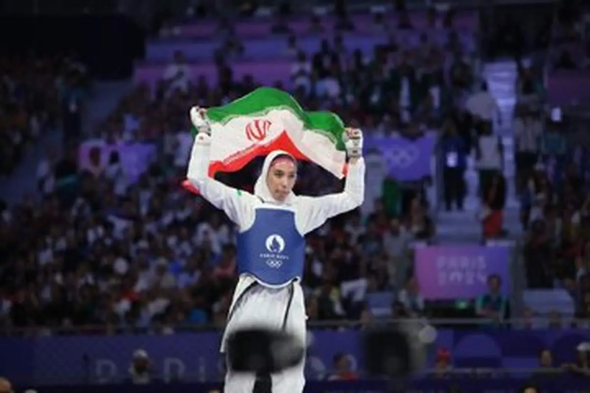 مبینا نعمت‌زاده: پیرهادی به من فحاشی کرد و کتکم زد

