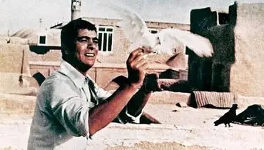 عکس/ صف جلوی سینما، هنگام اکران فیلم طوقی؛ سال ۱۳۴۹