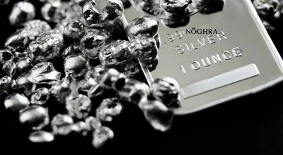 قیمت نقره سر به فلک کشید