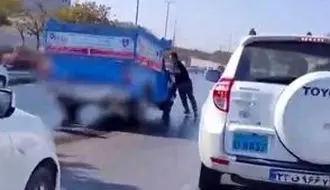 حرکت عجیب راننده نیسان پس از تصادف در مشهد!/ویدیو 