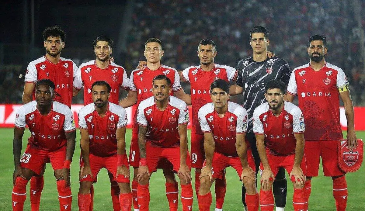 پوستر پرسپولیس برای ذوب‌آهن؛ روایتی از خاطرات مشترک هواداران روی کاغذ+عکس
