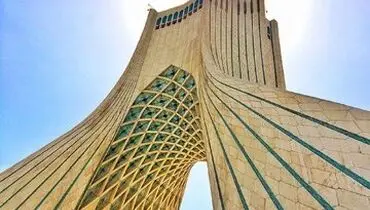 چرا برج آزادی تهران قرمز شد؟