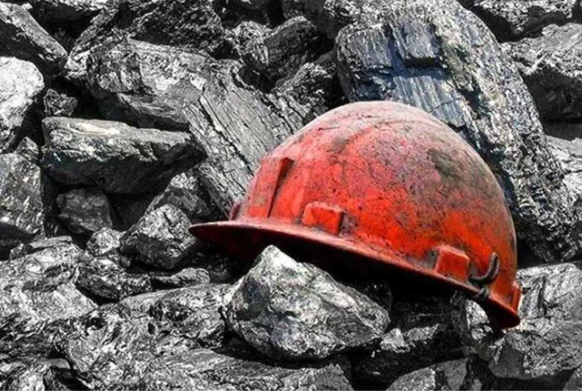 ریزش یک معدن زغال سنگ در طبس/ چند نفر جان باختند؟
