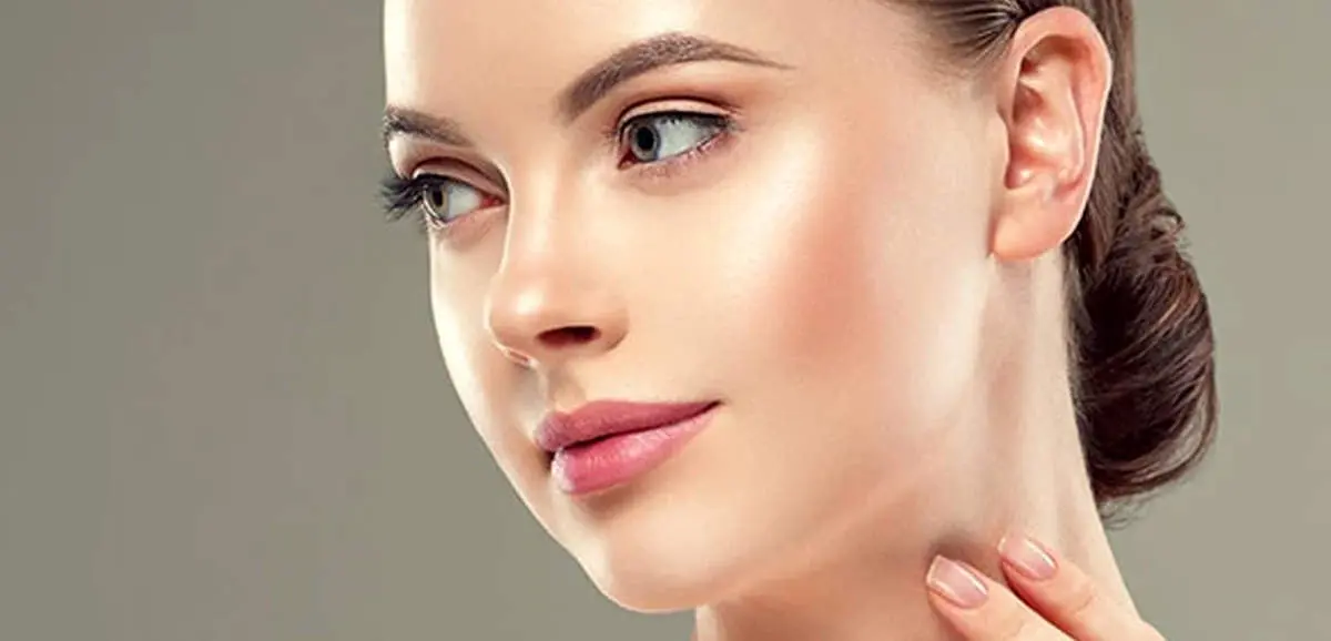 هیالورونیک اسید چگونه بر زیبایی پوست اثر می‌گذارد؟

