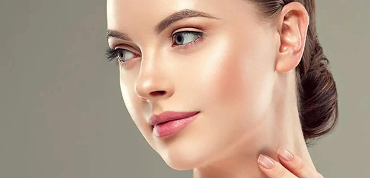 هیالورونیک اسید چگونه بر زیبایی پوست اثر می‌گذارد؟

