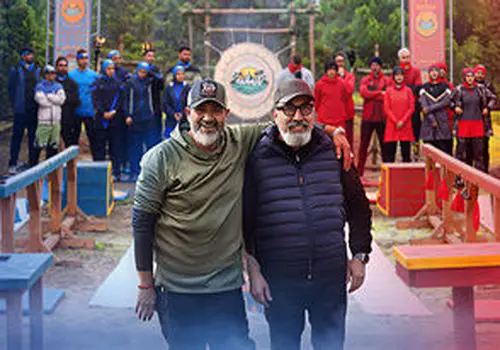  عکس‌های کریسمسی کریم انصاری‌فرد با همسر و فرزندانش 