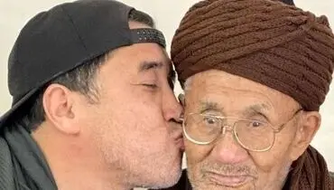 خداداد عزیزی عزادار شد

