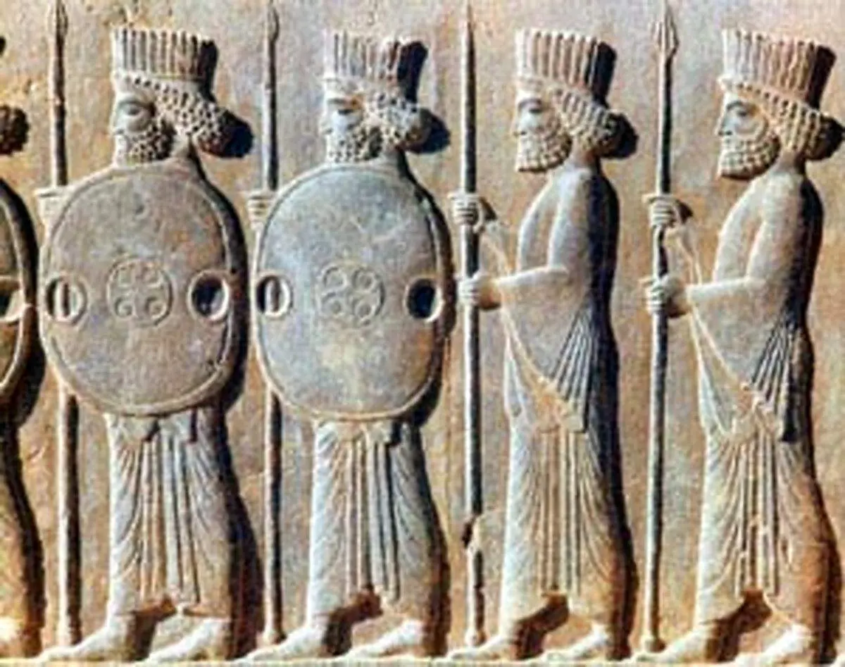 حضور سربازان هخامنشی در خیابان‌های تهران + فیلم