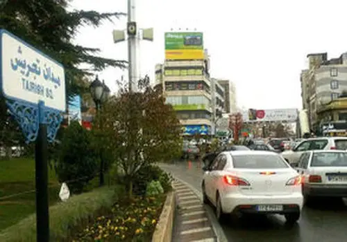 لباس خونین شهدای حمله اسرائیل در یک هیات عزاداری/عکس