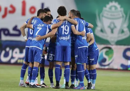 مربی سابق استقلال: اغلب این بازیکنان فعلی نمی‌توانند برای استقلال سرباز باشند