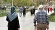 آیا زنان شاغل زودتر بازنشسته می‌شوند؟ جزئیات اجرای ماده ۱۷ قانون حمایت از خانواده