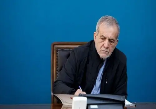 حک شدن نام خلیج فارس در گذرنامه بنیانگذار امارات+ عکس