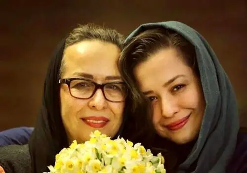 تصویر جدید مهراوه شریفی نیا با شباهت باورنکردنی به آزیتا حاجیان + عکس