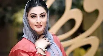 تصویر بدون گریم مریم مومن بازیگر سریال یزدان در اولین حضورش در تلویزیون
