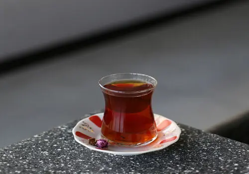 ۷ اثر منفی نوشیدن پیوسته چای بر بدن
