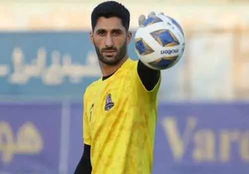 گلر سابق استقلال پرسپولیسی شد!+ عکس