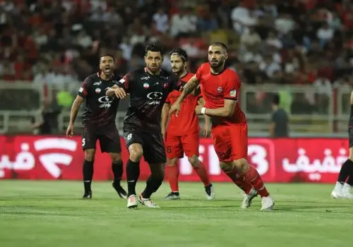 شب چله حافظ هم پرسپولیسی شد؛ جامِ سرخِ این دوران، به دستِ ماست، می‌ماند! +عکس
