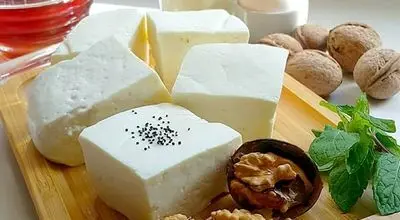 پنیر سفید چه فرقی با پنیر فتا دارد؟

