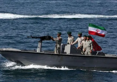 سخنگوی ارتش: غرب تنگه هرمز در اختیار نیروی دریایی سپاه و شرق آن در کنترل نیروی دریایی ارتش است