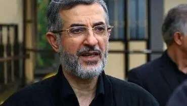 مشایی به سوگ خواهر نشست